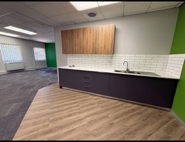 164M² OFFICE TO LET IN PARKTOWN